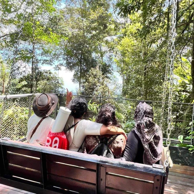 🌏 5 Places to Visit in Malaysia 🇲🇾
The countdown is ON — only 5 days left to apply for Take Action Lab: Environment & Sustainability February 2026 🌿
To celebrate, we’re spotlighting 5 must-see places in Malaysia — your future classroom if you join us in Penang Island:
1️⃣ Penang Hill
2️⃣ Century Bay
3️⃣ Kek Lok Si Temple (jen)
4️⃣ Hean Boo Thean Kuan Yin Temple (unsplash)
5️⃣ Leong San Tong Khoo Kongsi
Experience environmental learning where sustainability comes to life!
📍5 Days Left! Apply by October 10, 2025
🔗 Link in bio
#TiltingFutures #TakeActionLab #MalaysiaBound #YouthForClimate #EnvironmentalLeadership